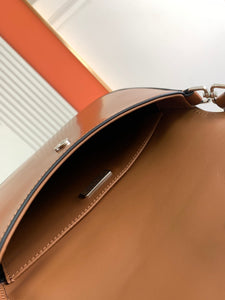 P r a d a 23cm brown