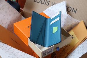 L v wallet blue