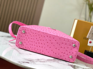 L v pink 21, 27, 31.5 cm.