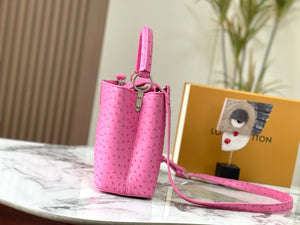 L v pink 21, 27, 31.5 cm.