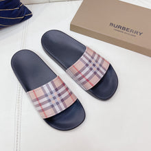 Load image into Gallery viewer, B U R B E R R Y Slides