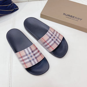 B U R B E R R Y Slides