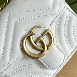 G u c c i white 18*13.5*8 cm.
