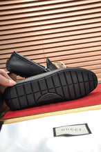 Load image into Gallery viewer, G U C C I - Driving Shoe (2 Colours Available)