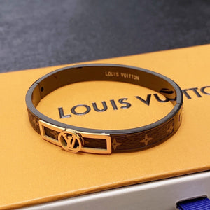 L v bracelet