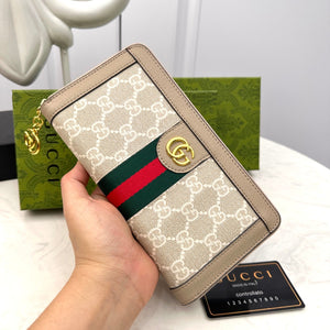 G u c c i wallet