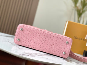 L v pink 21, 27, 31.5 cm.