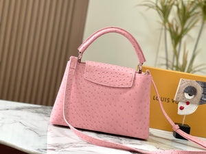 L v pink 21, 27, 31.5 cm.