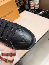 Load image into Gallery viewer, L V - Nightork Sneakers