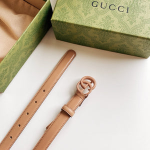 G u c c I belt