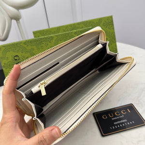 G u c c i wallet