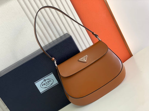 P r a d a 23cm brown