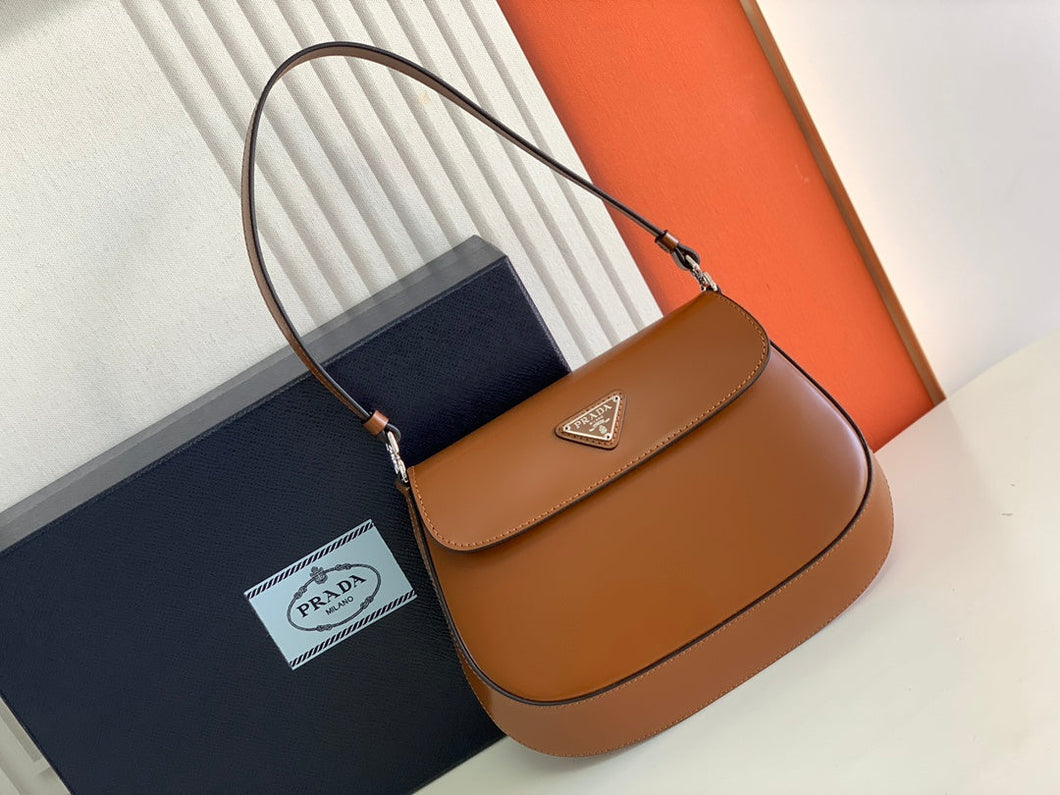 P r a d a 23cm brown
