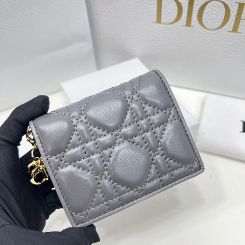 D i o r wallet