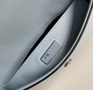 P r a d a blue23cm