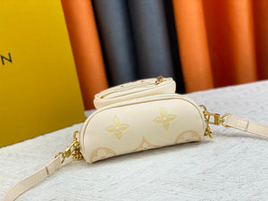 L V  Mini Bumbag 17*12*9.5cm