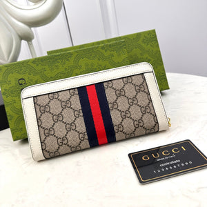 G u c c i wallet