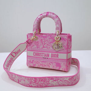 lady D i o r pink