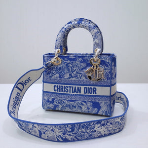 lady D i o r blue