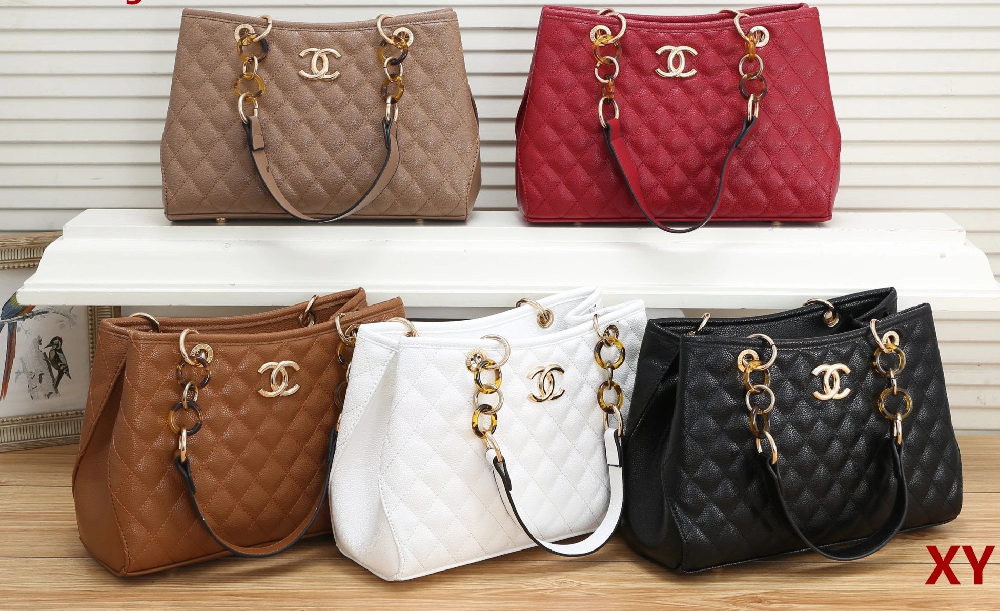 Petite Shopping Tote Chanel Bags - Vestiaire Collective