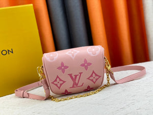 L V  Mini Bumbag 17*12*9.5cm