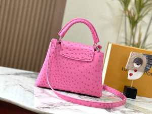 L v pink 21, 27, 31.5 cm.