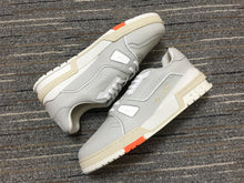 Load image into Gallery viewer, Elvy Grey M E N S Lowtops