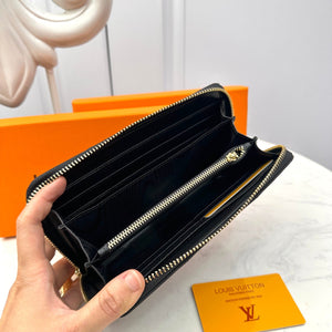 L v wallet