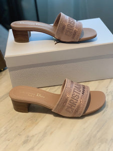 D I O R - Light Pink Sliders