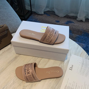 D I O R - Light Pink Sliders
