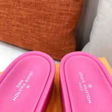 Load image into Gallery viewer, L V - Platform Slides (Pink)