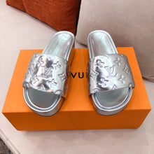 Load image into Gallery viewer, L V - Platform Slides (Silver)