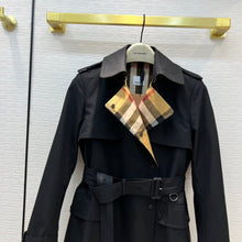 Load image into Gallery viewer, B u r b e r r y coat