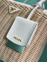 Load image into Gallery viewer, P r a d a white 26cm*18cm*11.5cm