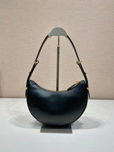 Load image into Gallery viewer, P r a d a  Arqué18cm