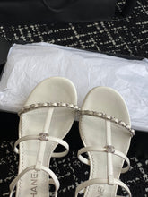 Load image into Gallery viewer, C H A N E L heels