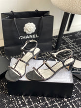 Load image into Gallery viewer, C H A N E L heels