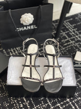 Load image into Gallery viewer, C H A N E L heels