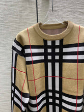 Load image into Gallery viewer, B u r b e r r y jumper