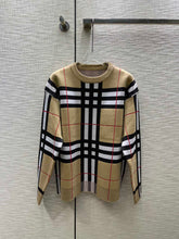 Load image into Gallery viewer, B u r b e r r y jumper
