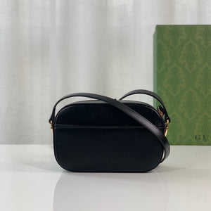 G u c c i cross body