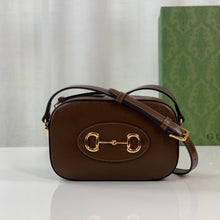 Load image into Gallery viewer, G u c c i cross body