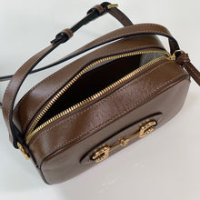Load image into Gallery viewer, G u c c i cross body