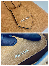 Load image into Gallery viewer, P r a d a brown25x18.5x12.5cm