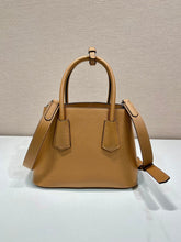 Load image into Gallery viewer, P r a d a brown25x18.5x12.5cm