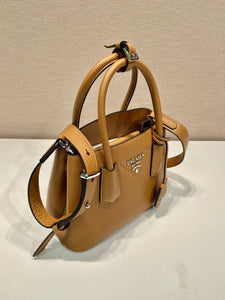 P r a d a brown25x18.5x12.5cm