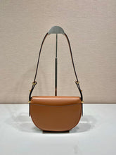 Load image into Gallery viewer, P r a d a brown20cm