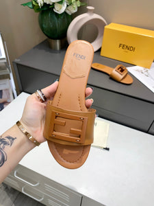 F e n d i new slides