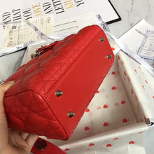 Load image into Gallery viewer, D lady red s/g