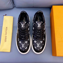 Load image into Gallery viewer, L v sneakers 21